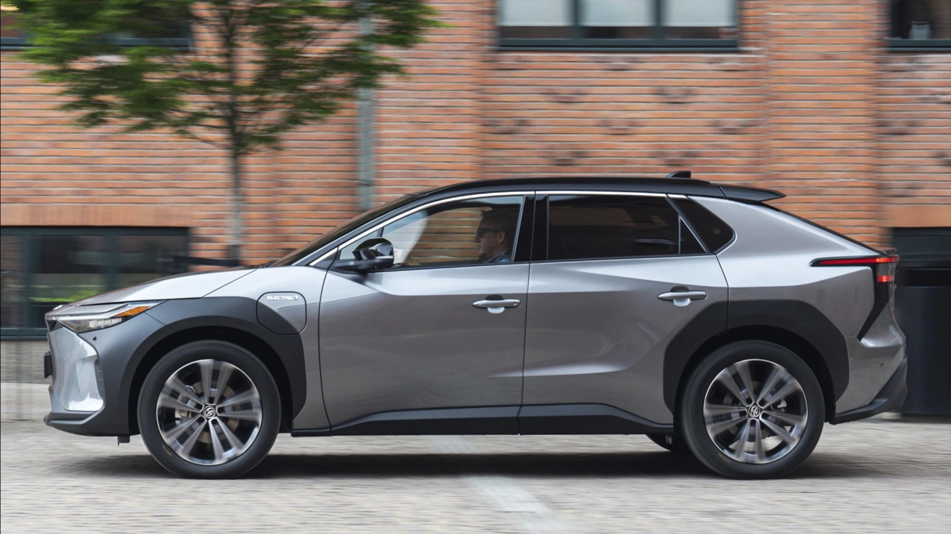 SUV Toyoty o 50 000 zł taniej. To nie koniec możliwości obniżenia ceny