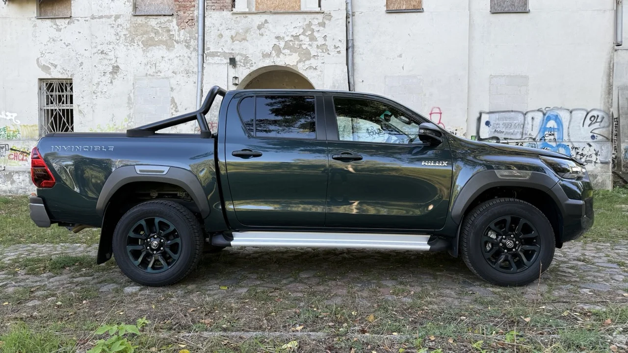 toyota hilux 