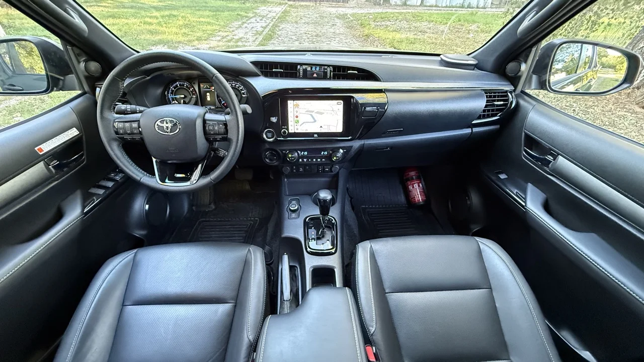 toyota hilux 