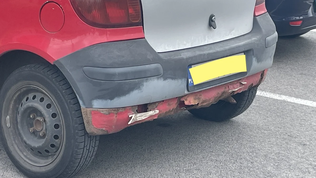 Kupili graty w autokomisie z gratami. Okazały się gratami. Chłop może w szoku jest