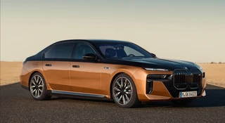 BMW włoży silnik spalinowy do samochodów elektrycznych. Tego chcieli klienci