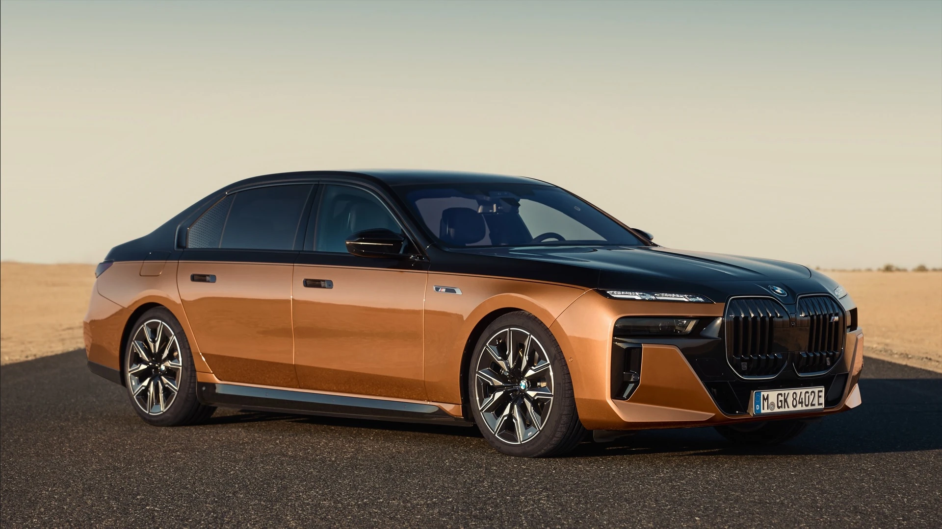 BMW włoży silnik spalinowy do samochodów elektrycznych. Tego chcieli klienci