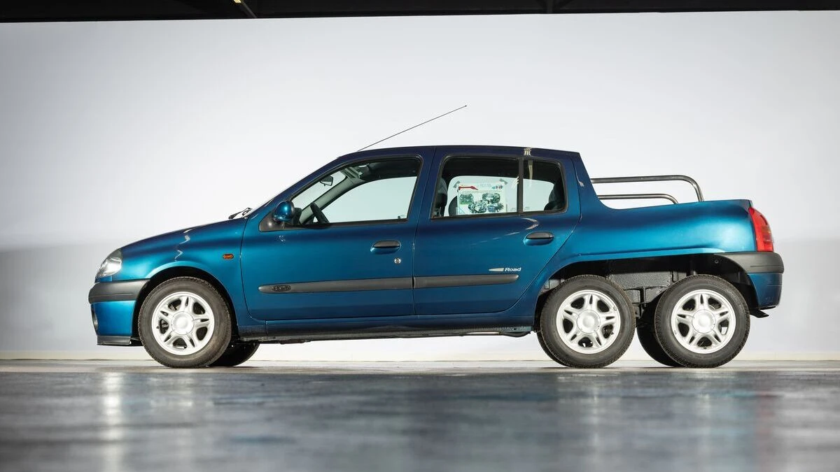 Trzyosiowe Renault Clio Pickup istnieje i może cię skrzywdzić. Chyba że je kupisz