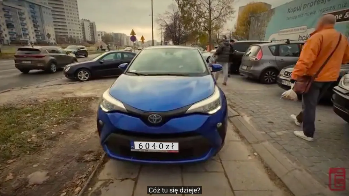 Najechał na pieszego na chodniku w Warszawie. Dostał grzywnę o wartości dobrego auta