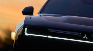 Nowy SUV Stellantis coraz bliżej. Pod maską może zagościć V8