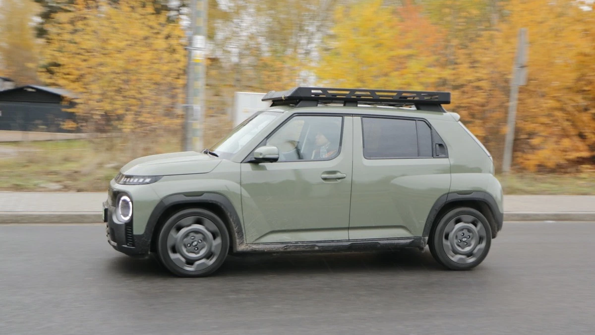 W tym samochodzie bagażnik znalazł się na dachu. Hyundai Inster: test
