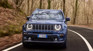 Zabytkowy SUV Stellantis doczeka się następcy. Spodziewajcie się wlewu paliwa