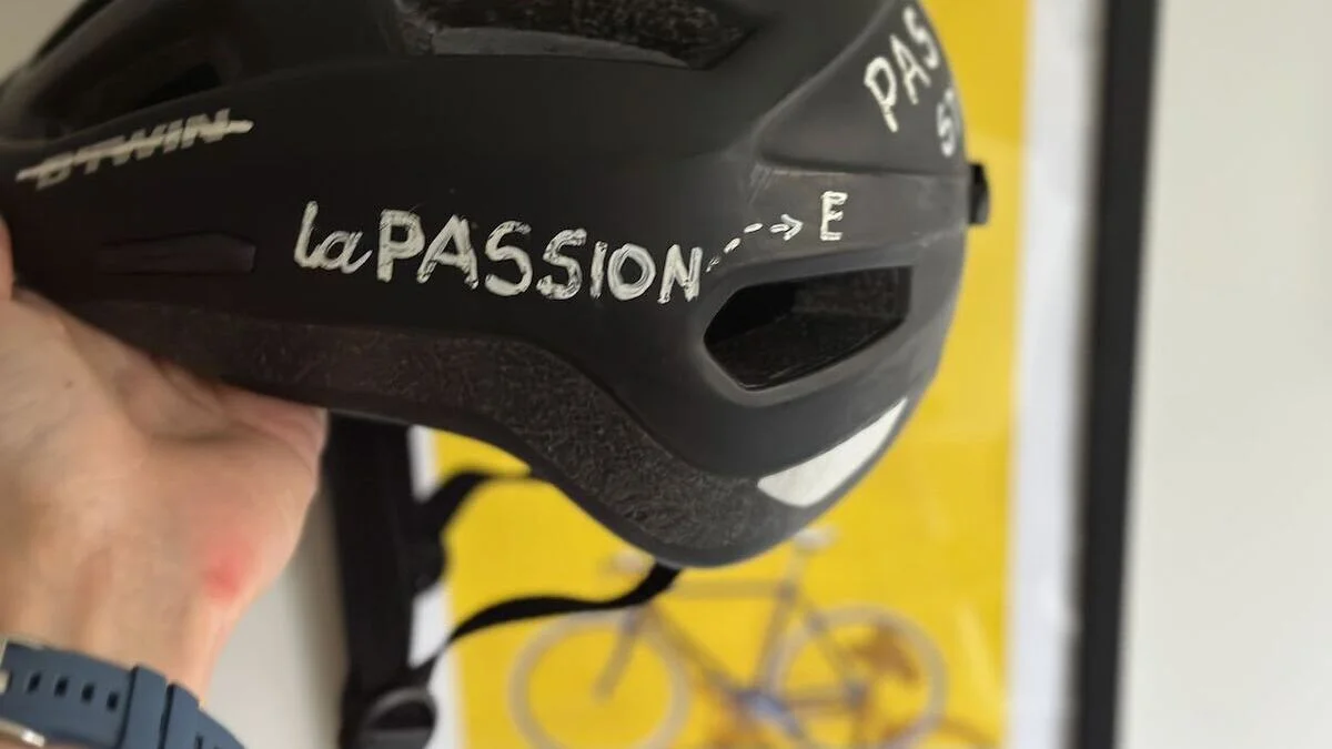 65 tys. dzieci w kaskach z logotypem ministerstwa i hasłem. Prędzej porzucą rower