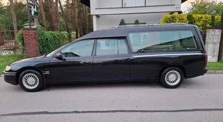 Opel Omega w wersji „prawdziwy Caravan”. Idealny na listopad