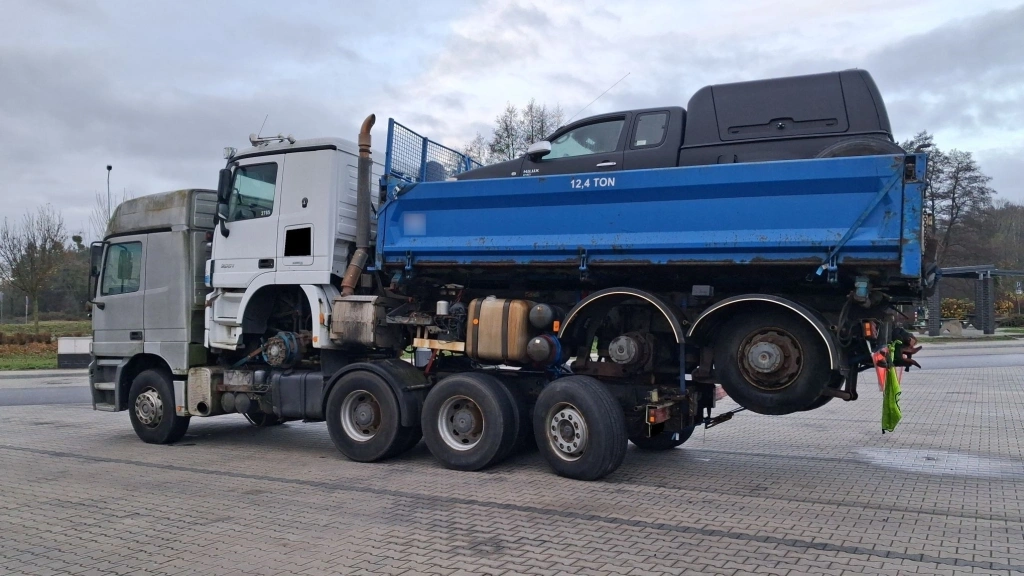 Ciężarowy Tetris na S3. Myślał, że dojedzie do Jordanii