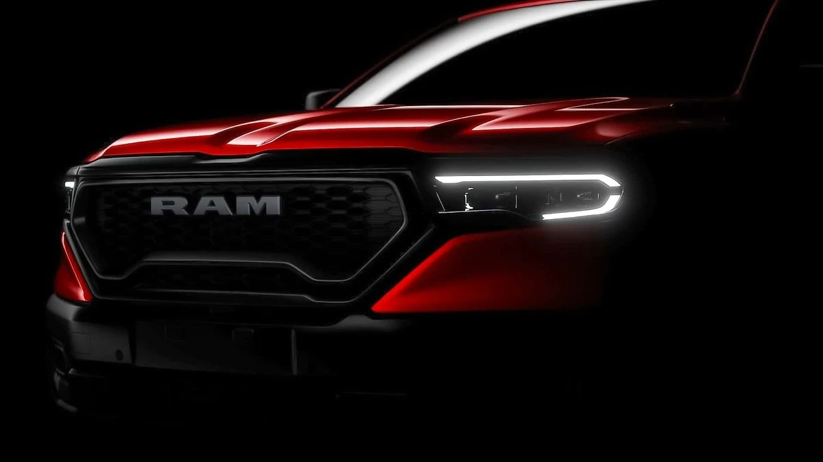 Stellantis chce nam sprzedać model z Ameryki. Obaj klienci biegną do salonów