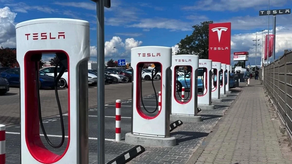 Superchargery Tesli dla wszystkich w Polsce. Pierwszy już dostępny