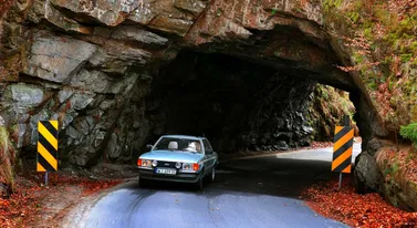 Tunel w skale i to w Polsce. Istnieje od dawna, ma się świetnie