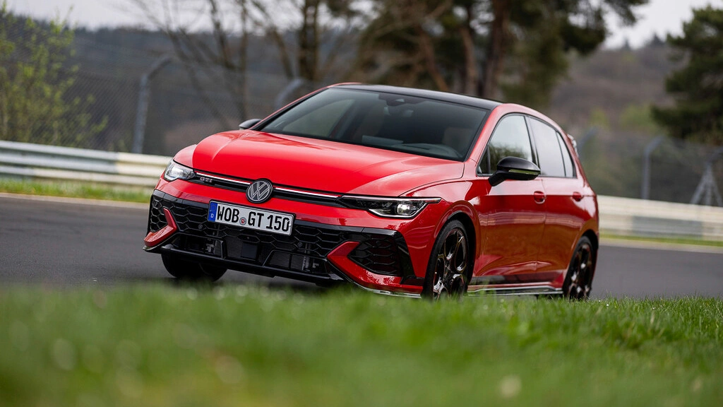 Kompletnie dziki Volkswagen wjeżdża do Polski. 196 390 zł zadaje pytania o sens