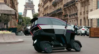 Francuski pomysł na motoryzację. To pół samochód, pół motocykl i półbagietka z tapenadą