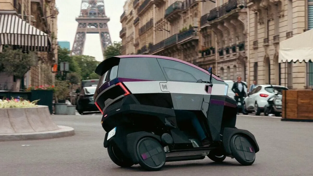 Francuski pomysł na motoryzację. To pół samochód, pół motocykl i półbagietka z tapenadą