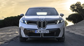 Nowy SUV BMW będzie jak większy brat. Ekran jakiś taki krzywy
