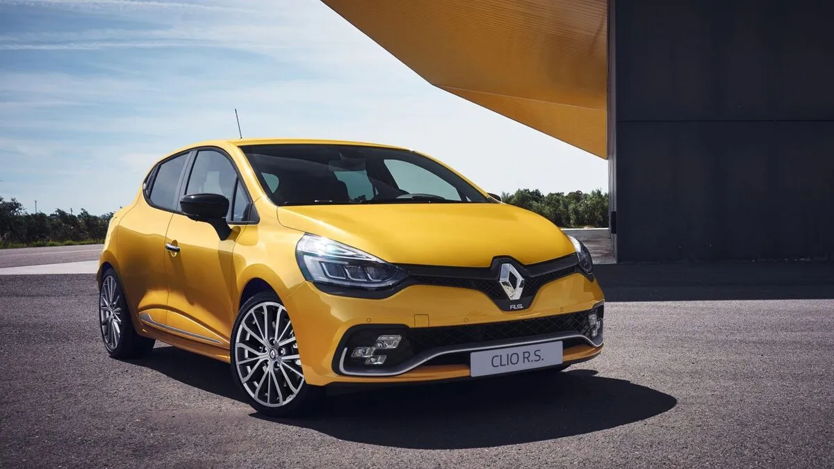 Renault Clio RS na horyzoncie. Dokonujcie właściwych wyborów