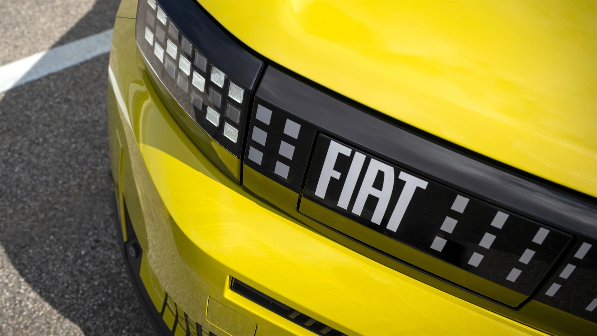 Nowy SUV Fiata już jeździ. Takiego wnętrza jeszcze nie było