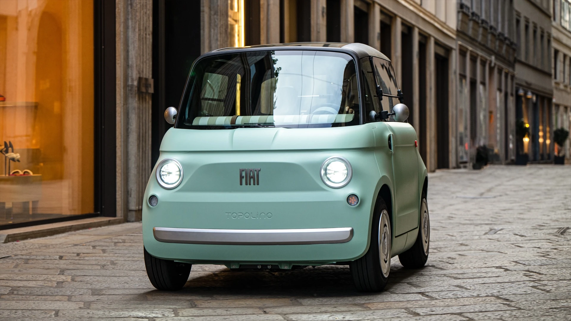 Stellantis ma nowy pomysł na podbój Ameryki: samochód, do którego nie zmieści się Amerykanin