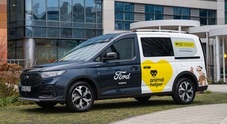 Ford przekazał specjalnego Transita. Ogonki machają z radości