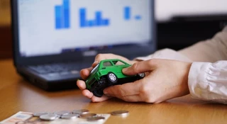 Zakup samochodu na kredyt – jak nie dać się zaskoczyć ukrytymi kosztami?