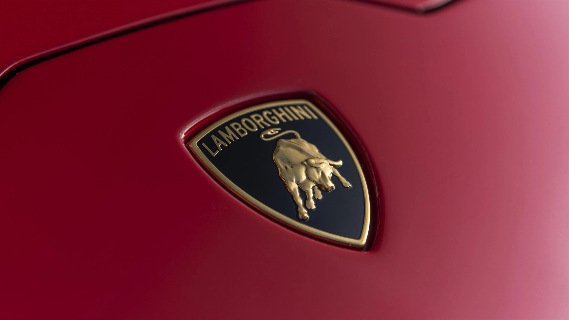 Chciał sprzedać Lambo za 272 mln zł. Przegrał z producentem w sądzie