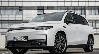 „Elektryk”, który nie boi się długich tras. Jak to możliwe? Poznaj model Leapmotor C10 Hybrid EV