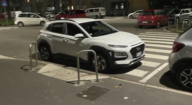 Mediolan to Warszawa 25 lat temu. Piesi uciekają przed samochodami