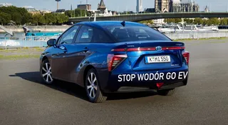 Wodorowa Toyota Mirai czeka na diesla. Trzeba już ogłosić porażkę