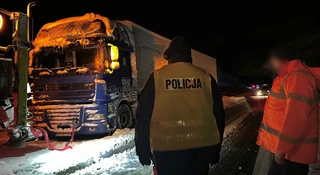 Kto jest winny korkom według rządu? Złe ogumienie. Szyny też były złe