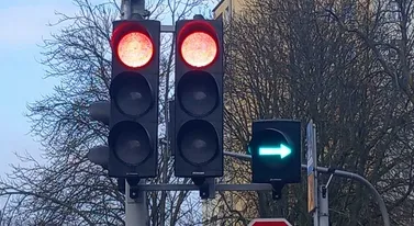 Zielona strzałka do zmiany. Przeszłość nas goni