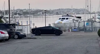 Złapali Teslę Cybertruck na polskich tablicach. Niestety, pojechała dalej