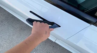 Potrzebujesz tego w swojej Tesli. Może dzięki temu ktoś cię uratuje