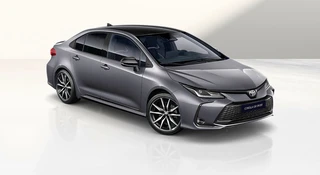 Toyota Corolla po zmianach na rok 2026. Klienci zechcą być zrobieni na szaro