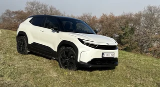 Toyota Urban Cruiser to elektryk na trudne czasy. Sprawdzałem, czy ma ostre pazury