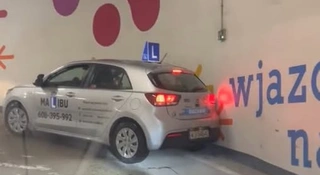 Parking galerii handlowej elementem nauki jazdy. Ludzie o to proszą