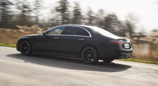 Nowy Mercedes klasy S będzie elektryczny. Chyba że zechcesz inaczej