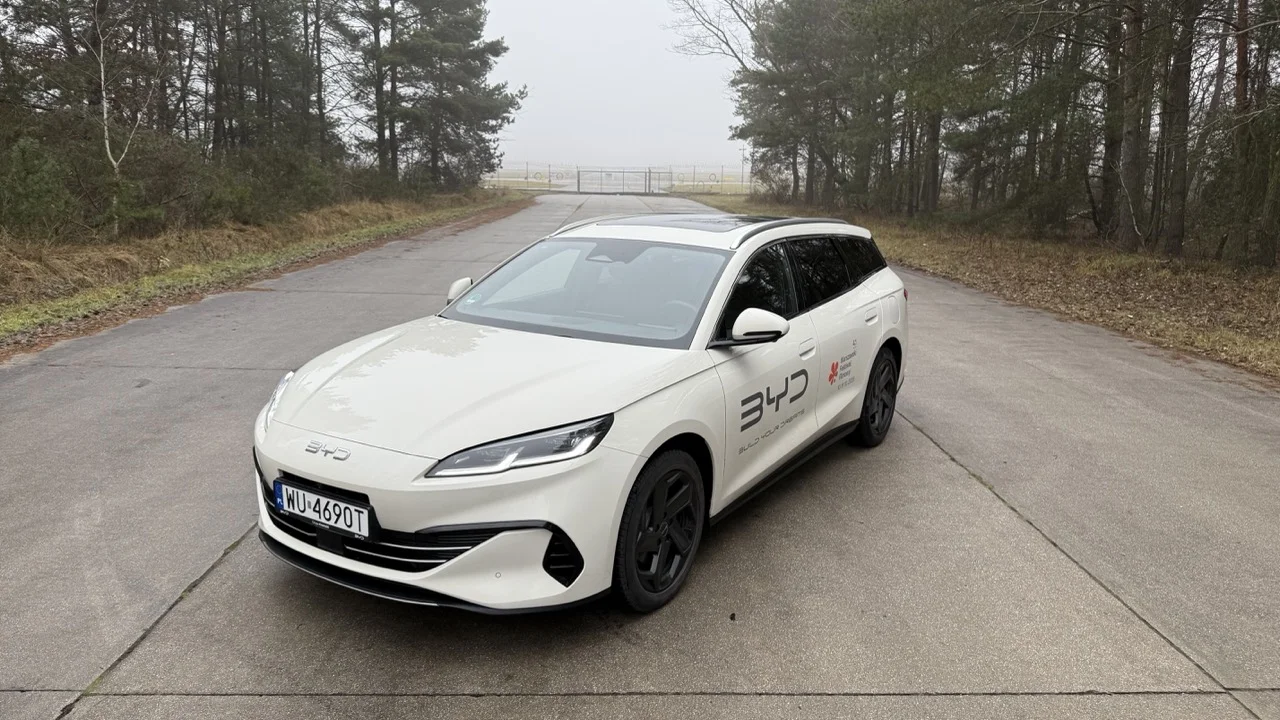 BYD Seal 6 DM-i Touring 