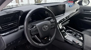 5-letnia, duża Toyota za 48 tys. zł. Za parę lat podbije każde spotkanie klasyków