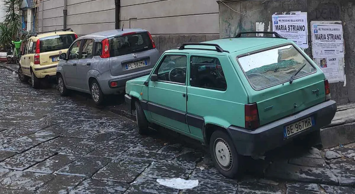 Pojechałem do Neapolu podziwiać stare Fiaty. Łzy kapały mi na graty