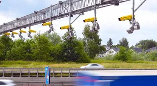 Warszawa musi zwolnić. Nowy odcinkowy pomiar na S2 już działa