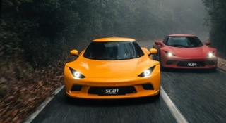 Sportowy samochód z Chin wjeżdża do Europy. Ma coś z Tesli i Lotusa