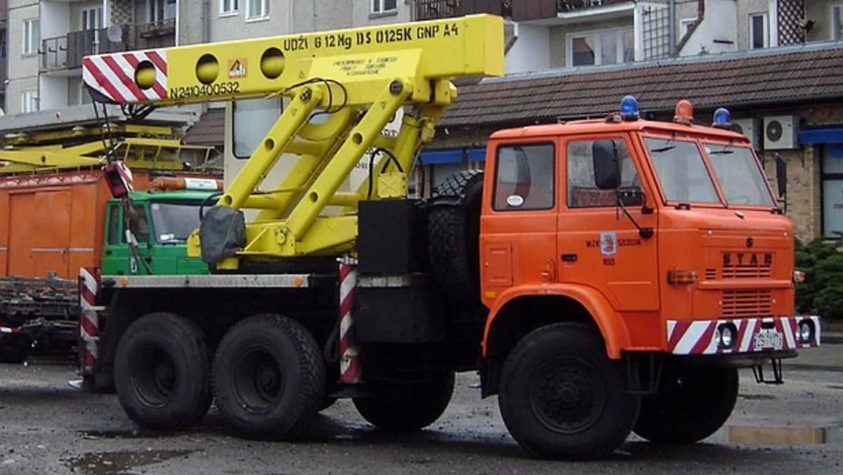 Stara 266 ratuje Szczecin. Tramwaj to dla niego pestka