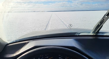 Pojechałem utopić grata w morzu. Niestety, morze było zamarznięte i się nie udało