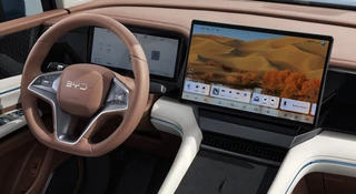 Chińczycy biorą się za wielkie ekrany. To kolejny cios w Teslę