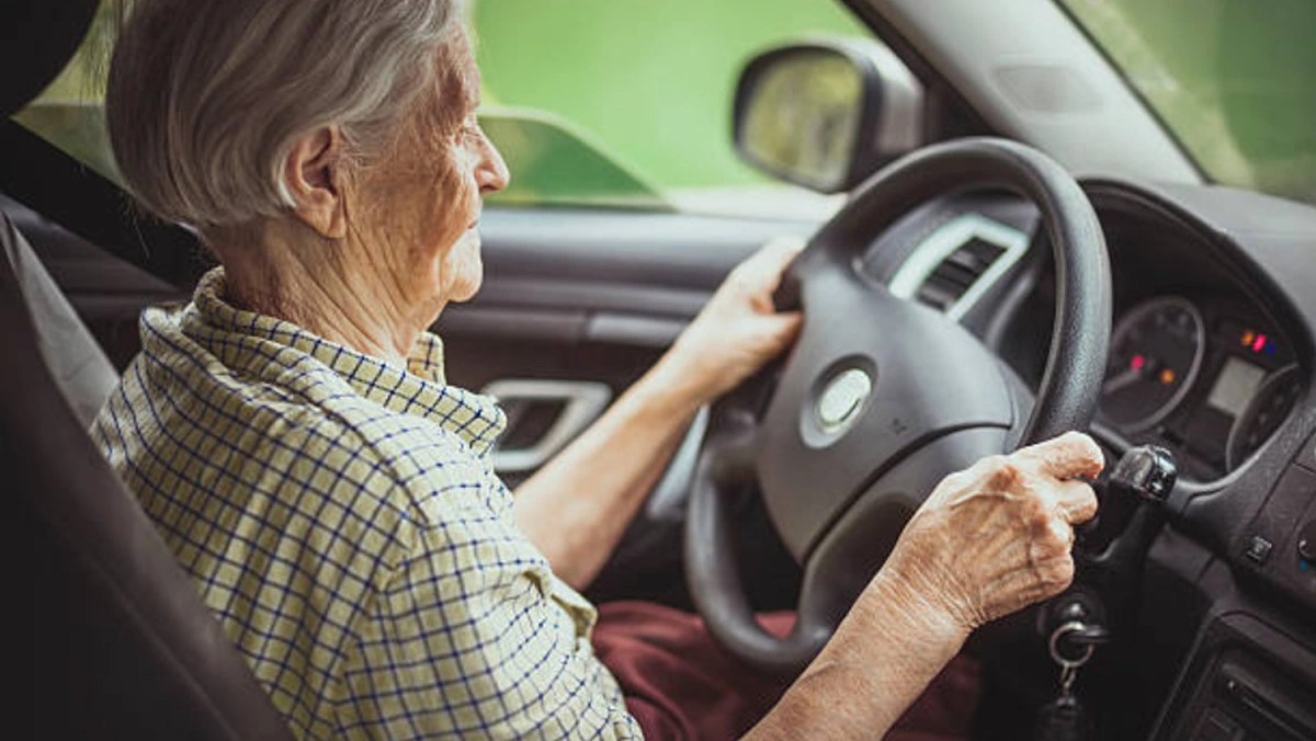 Nigdy nie jest za późno na prawo jazdy. Poszła na kurs po 50 latach przerwy