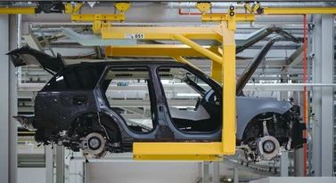 Poczekasz dłużej na nowy samochód. To przez głupie filmiki