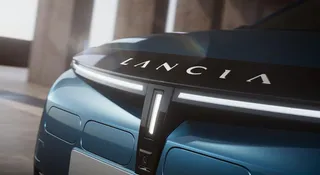 Lancia miesza litery. Nowa kamizelka ratunkowa dla marki już jeździ