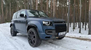 Land Rover Defender Octa: test. W tym samochodzie siedzi się jednocześnie wysoko i nisko